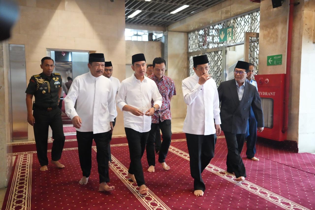 Wapres Gibran Shalat Jumat di Istiqlal 