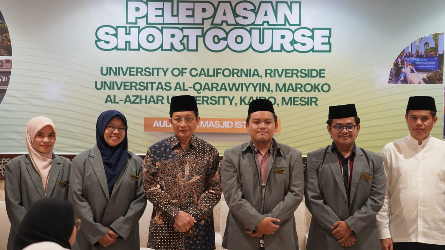 KH Nasaruddin Lepas Mahasiswa PKUMI Studi Singkat di Luar Negeri