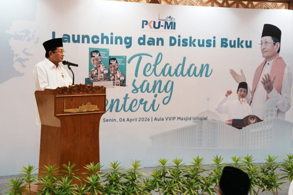 KH Nasaruddin Luncurkan Buku Teladan Sang Menteri Karya UIN Ar-Raniry Banda Aceh