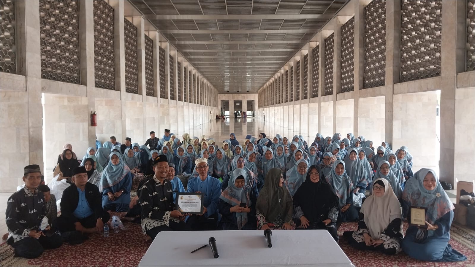 Kunjungan Majelis Taklim Masjid Besar Cipaganti Bandung di Istiqlal