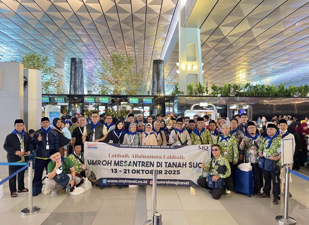 DMI, AQUA dan Istiqlal Kolaborasi Berangkatkan 23 Khadimatul Masjid Umrah 