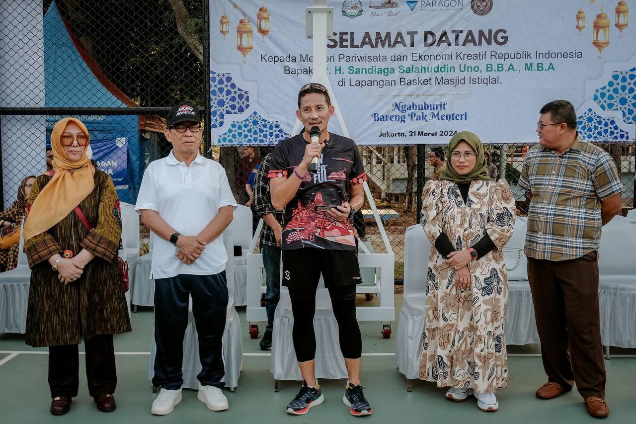 Menparekraf Sandiaga Resmikan  Lapangan Basket Kahf di Masjid Istiqlal