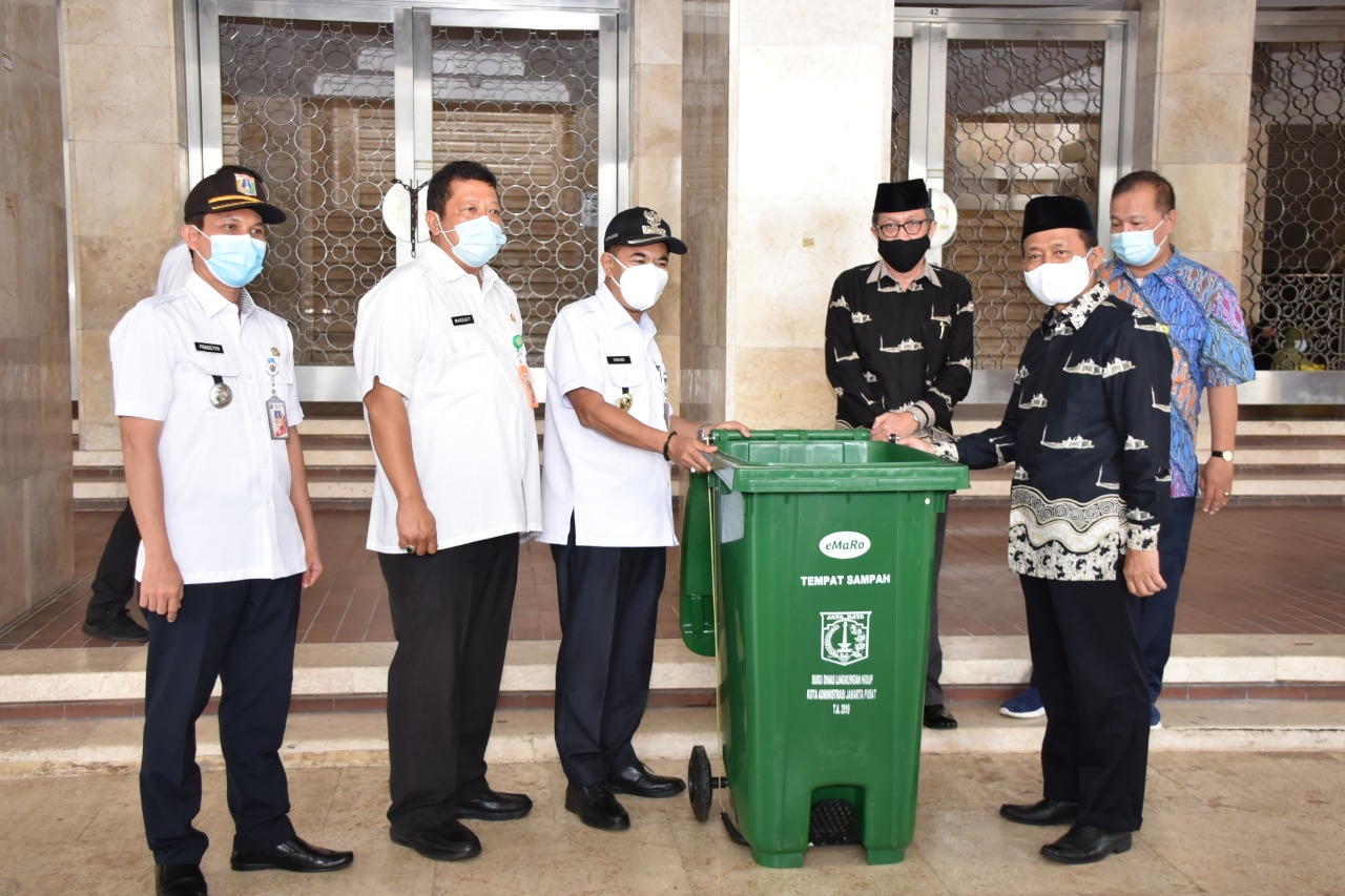 Pemkot Jakarta Pusat Hibahkan Tempat Sampah ke BPMI