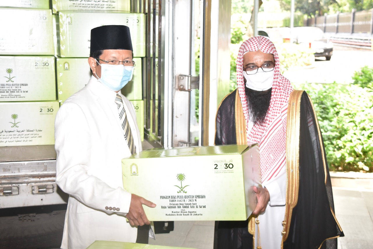Istiqlal Terima Bantuan Sembako dan Kurma dari Atase Agama Kedutaan Besar Arab Saudi