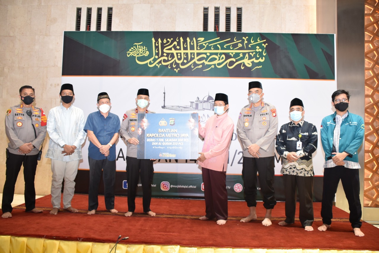 Masjid Istiqlal Terima Bantuan dari Polda Metro Jaya