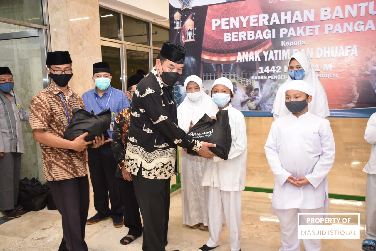 Masjid Istiqlal Salurkan 1500 Bantuan Pangan dari BNI Berbagi