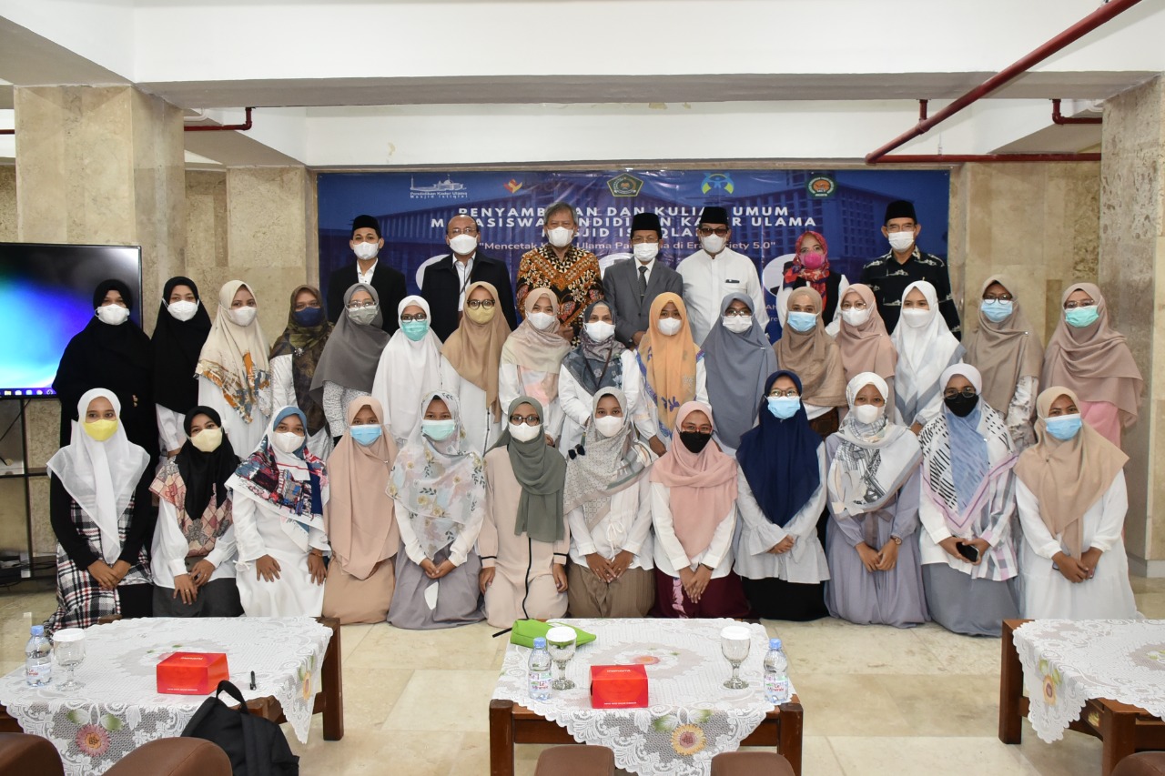Mahasiswa PKU-MI dan PKUP-MI Selenggarakan Perkuliahan Perdana di Masjid Istiqlal