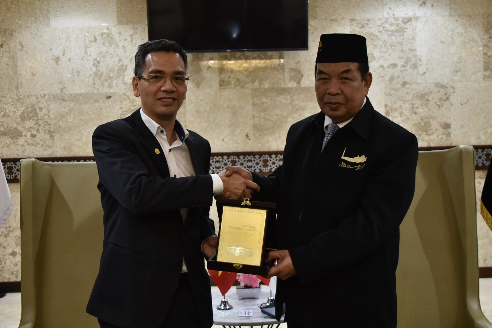 Kunjungan Wakil Menteri Keuangan Vietnam di Masjid Istiqlal