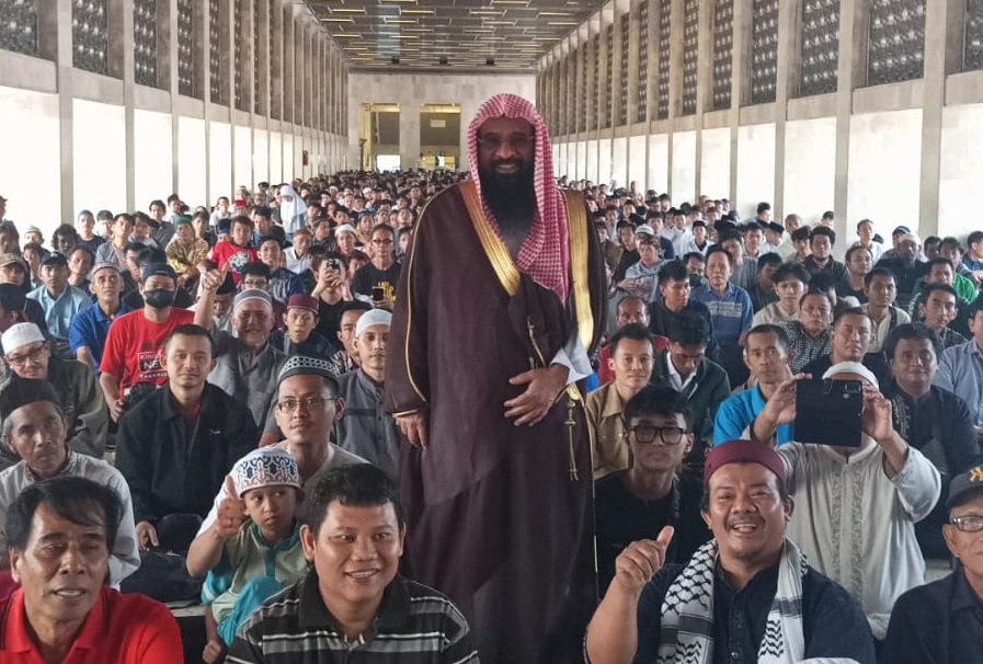 Ramadhan 1446 H, Atase Agama Arab Saudi Sumbang 1.000 Takjil Buka Puasa Bersama di Masjid Istiqlal