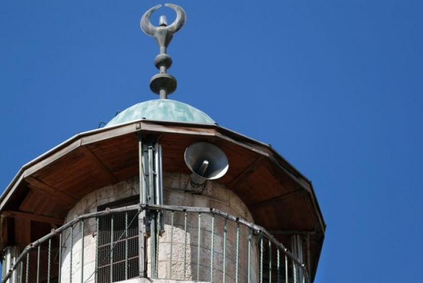 Adzan Berkumandang di Sembilan Masjid London Borough