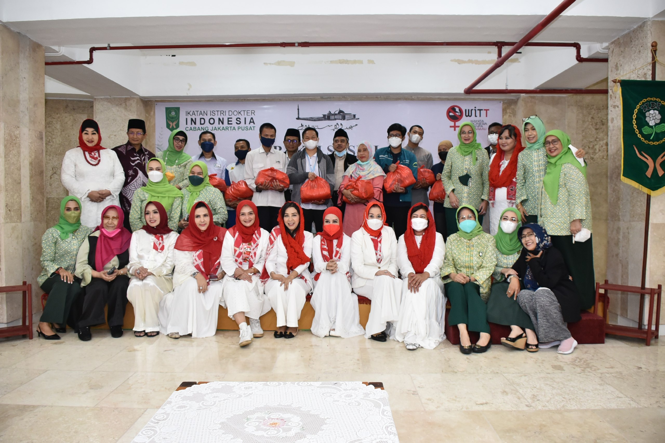 IIDI dan WITT Selenggarakan Bakti Sosial Ramadhan di Masjid Istiqlal