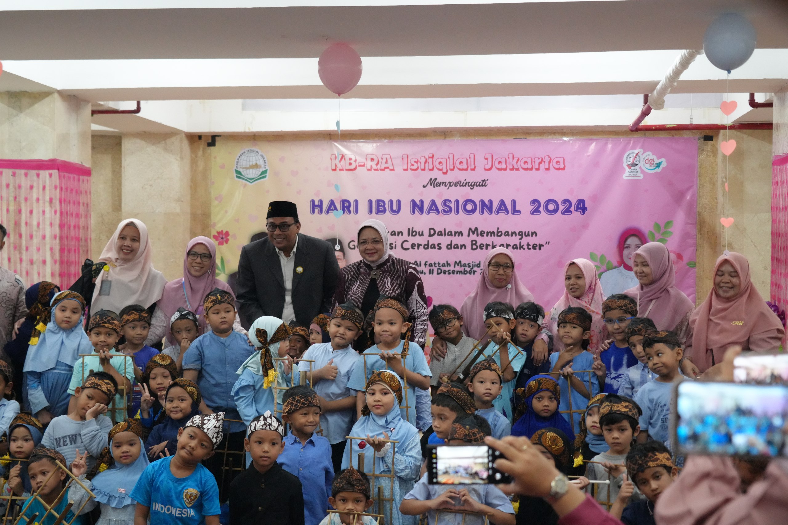 Para Ibu KB RA MIJ Rayakan Hari Ibu Nasional 2024 Bersama Hj Helmi Halimatul Udhma