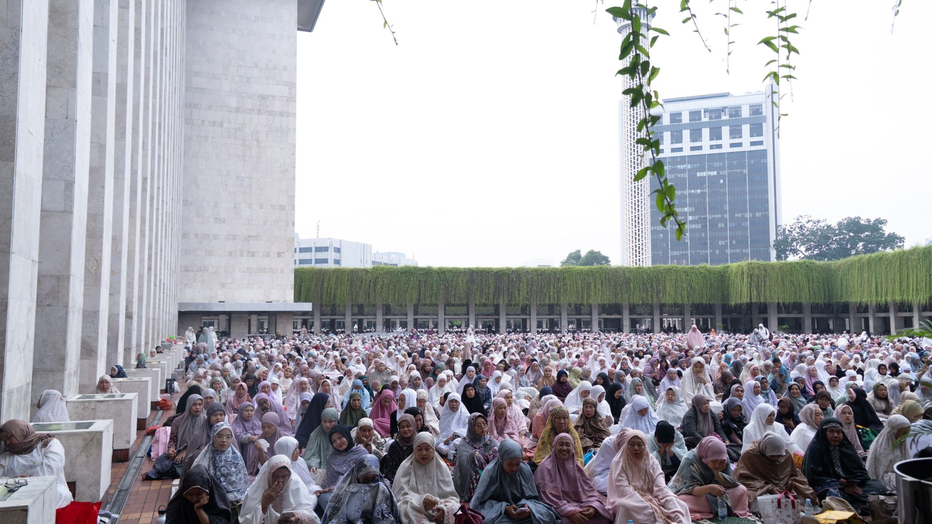 Hikmah: Rahmah di Hari Fitri